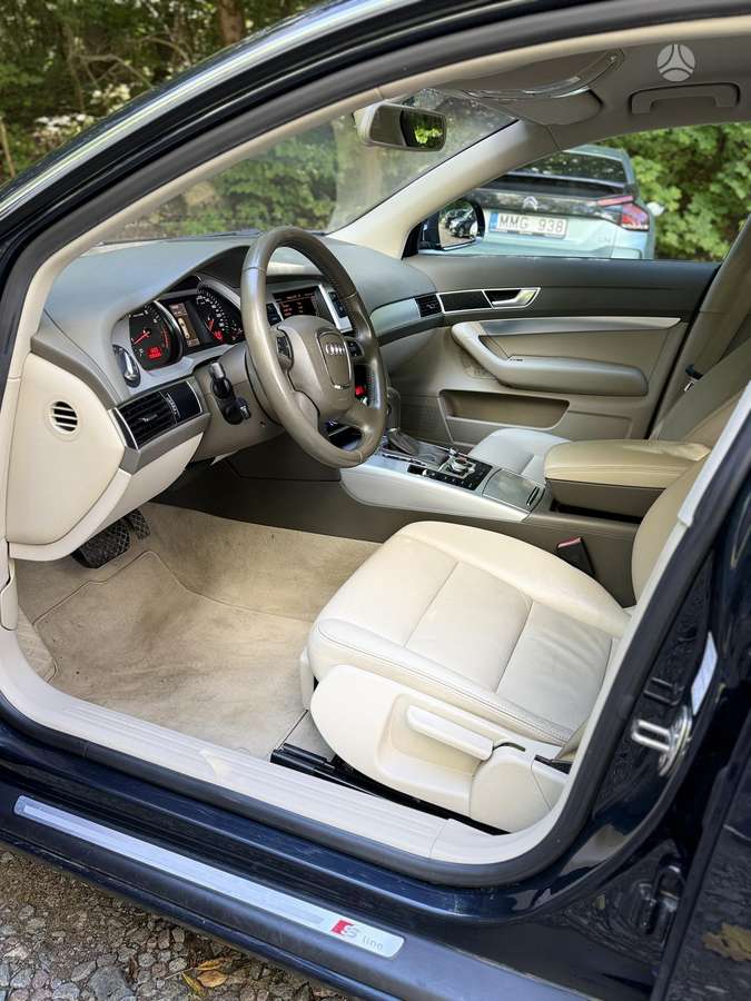 Audi A6 2010 — photo 13
