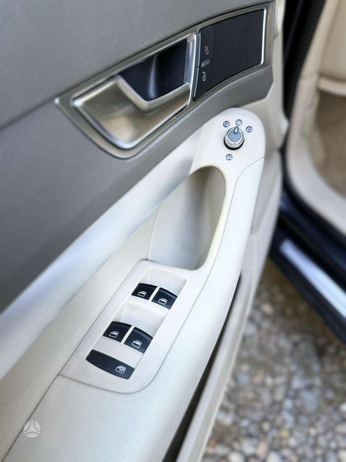Audi A6 2010 — photo 18