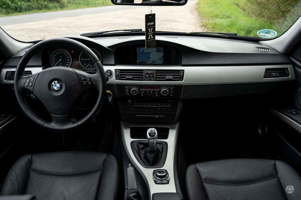 BMW 320 2010 — фото 14
