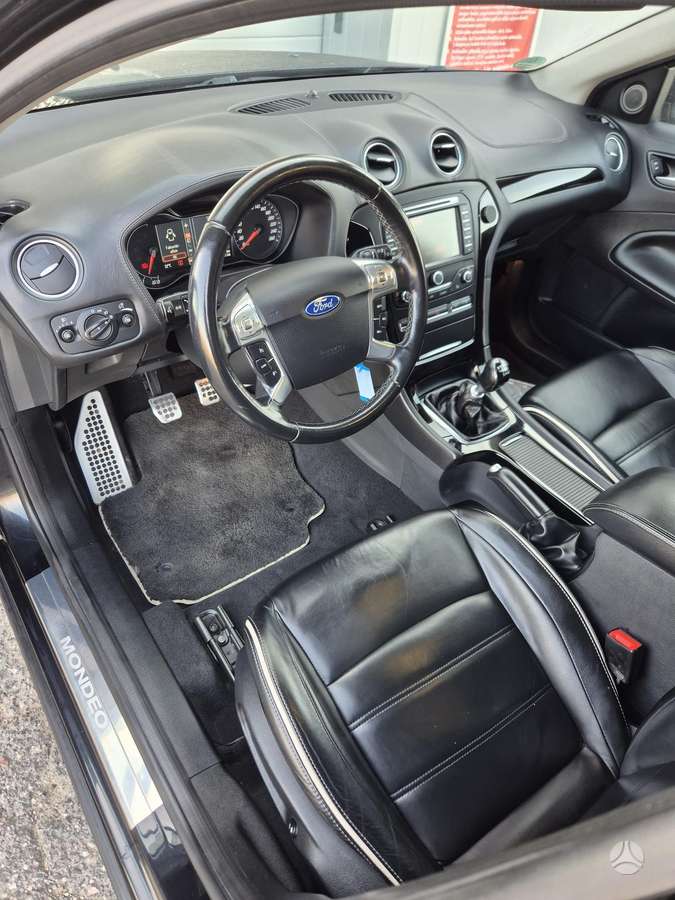 Ford Mondeo 2014 — photo 10