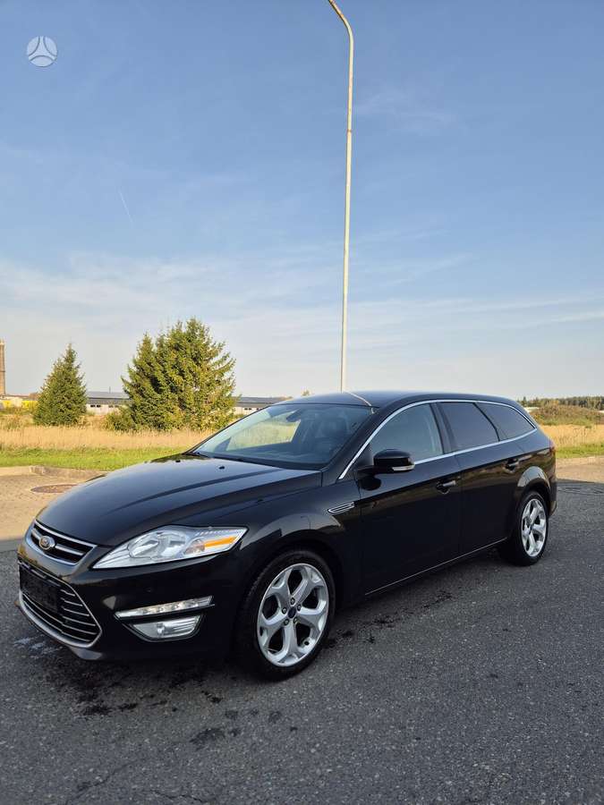 Ford Mondeo 2014 — rear view