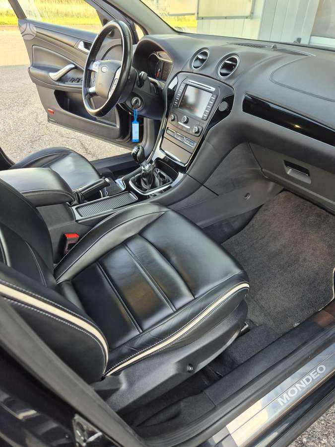 Ford Mondeo 2014 — photo 8