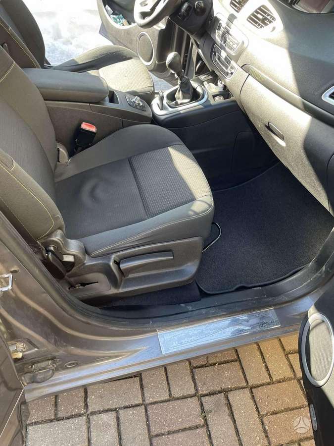 Renault Grand 2010 — photo 14