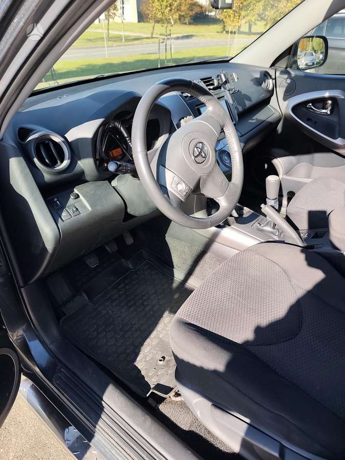 Toyota RAV4 2006 — photo 18