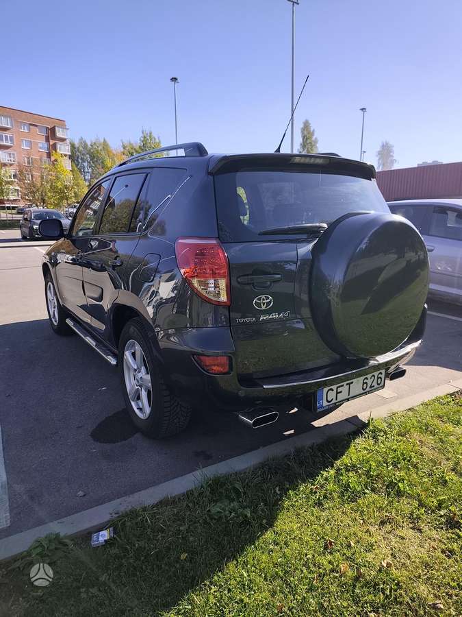 Toyota RAV4 2006 — engine 1998 cm³, 152 HP (112kW)