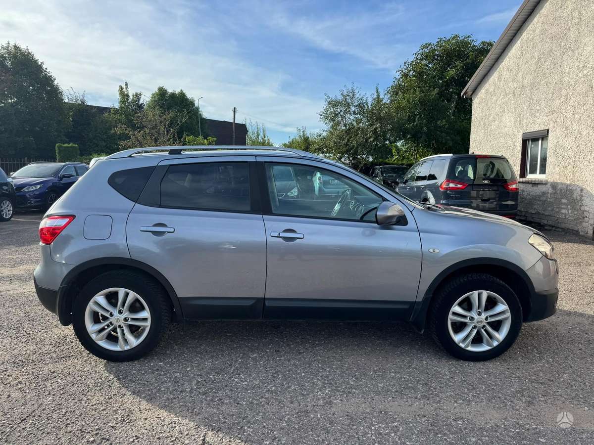 Nissan Qashqai 2011 — engine 1500 cm³, 110 HP (81kW)