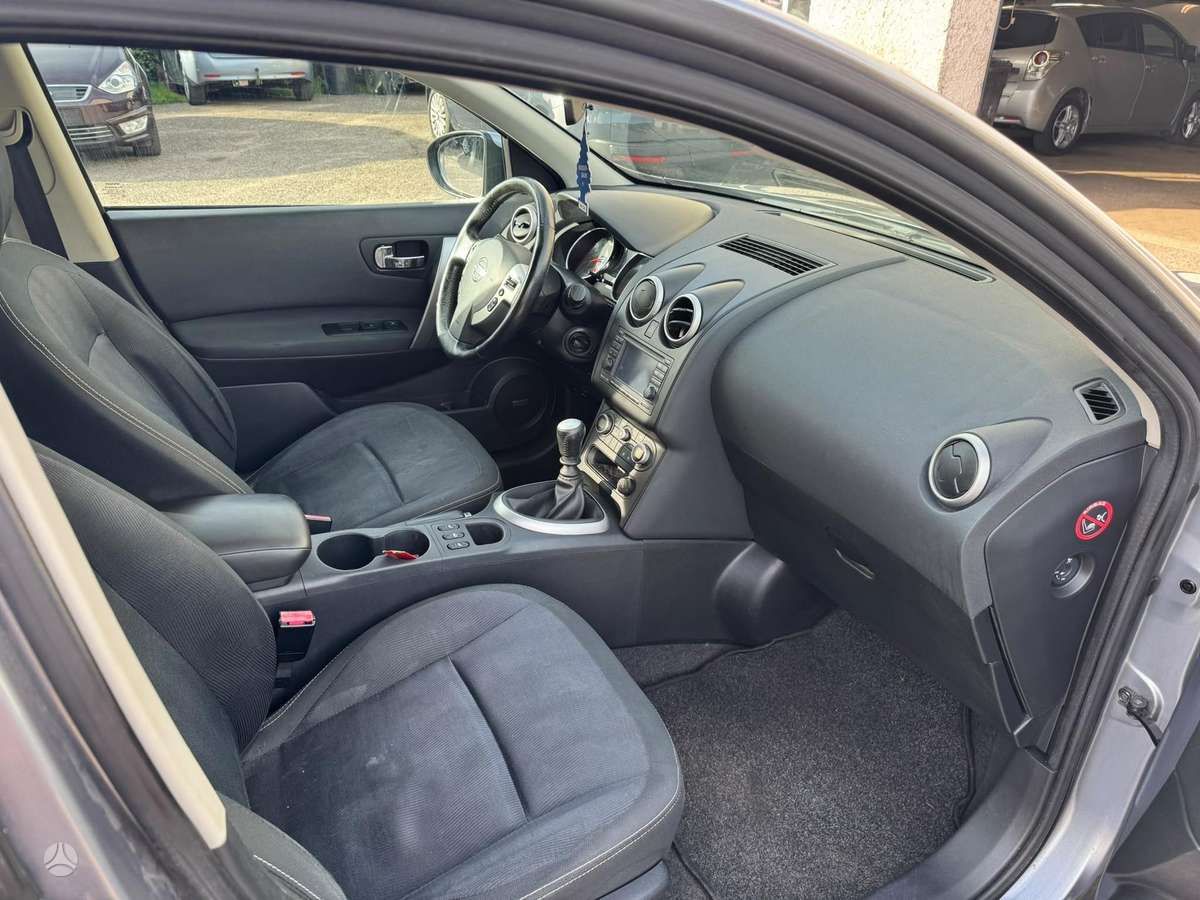 Nissan Qashqai 2011 — photo 9
