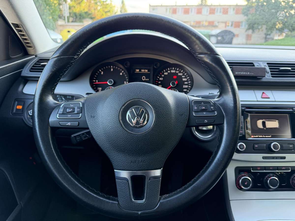 Volkswagen Passat 2010 — photo 25