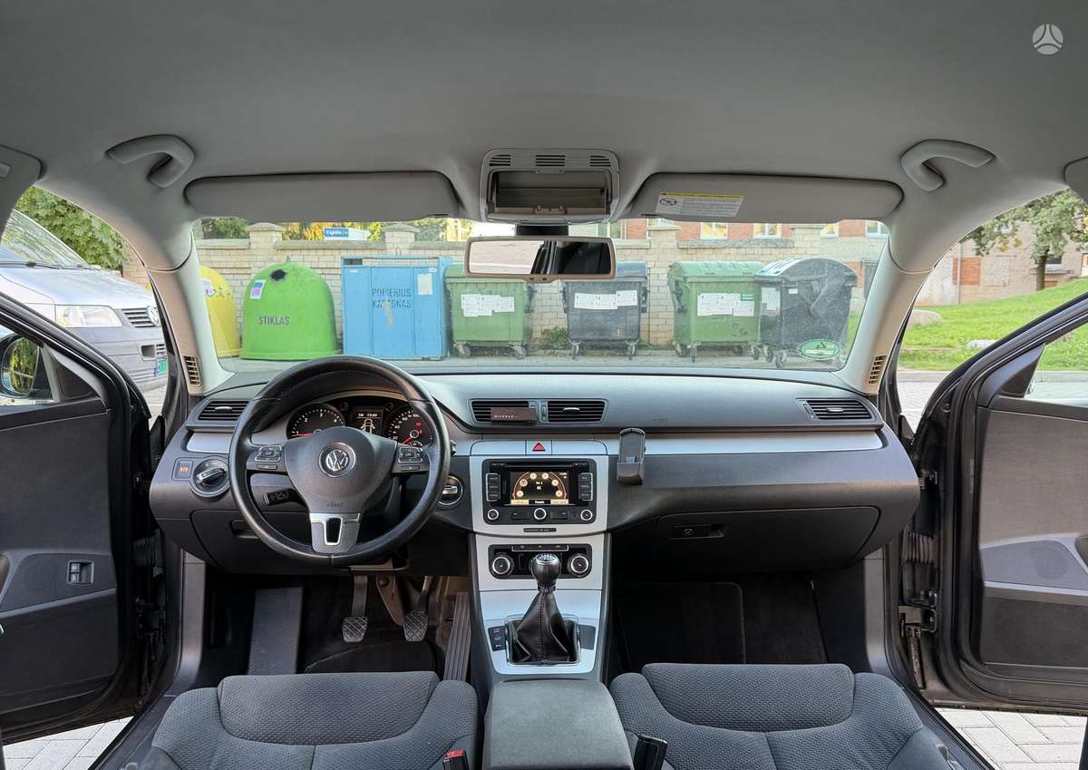 Volkswagen Passat 2010 — photo 33