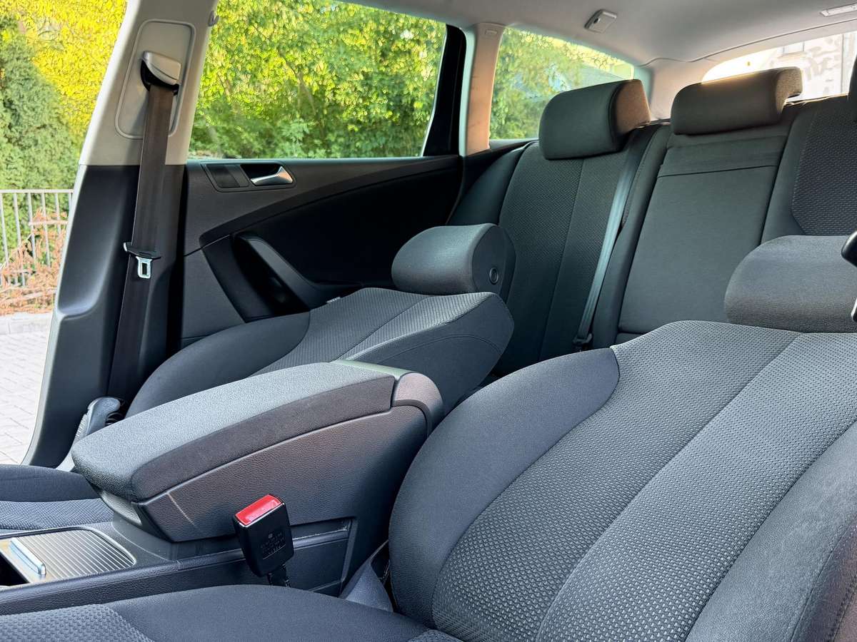 Volkswagen Passat 2010 — photo 34