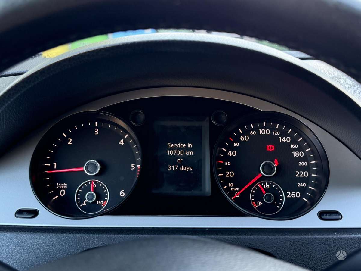 Volkswagen Passat 2010 — photo 35