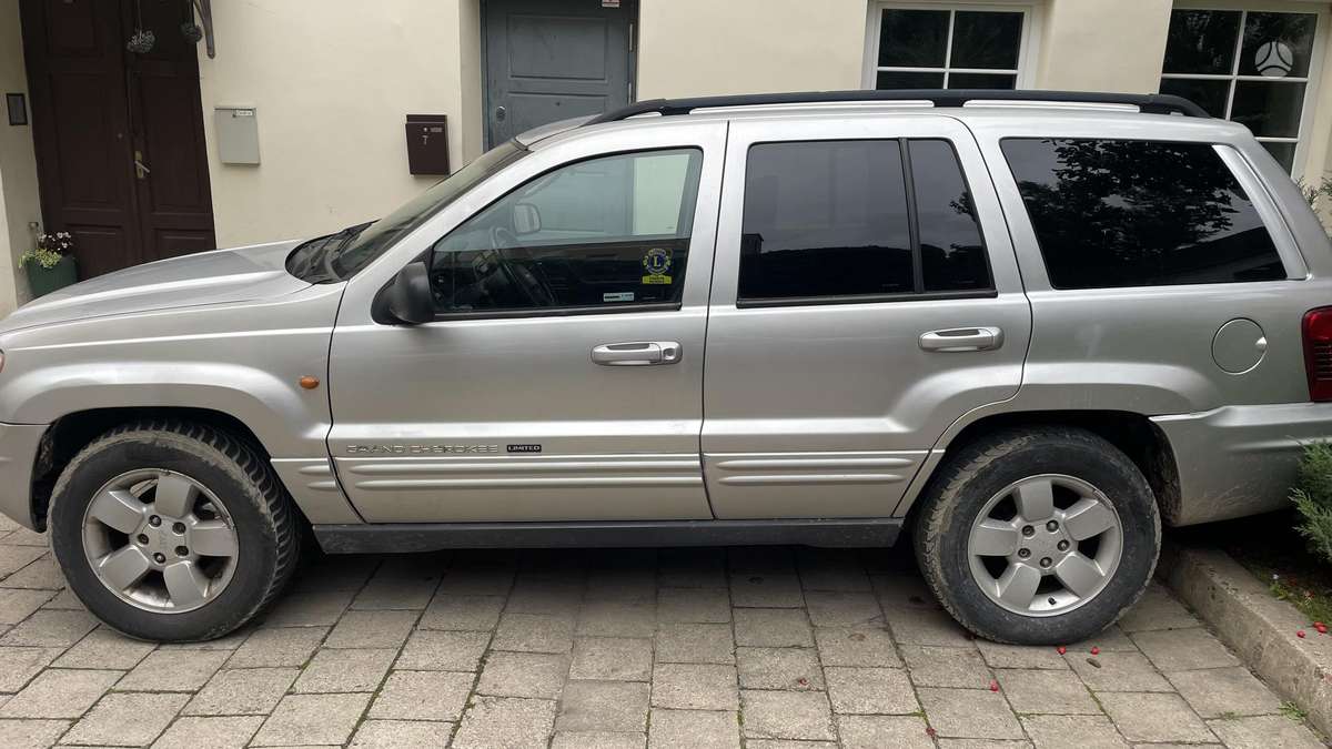 Jeep Grand 2004 — rear view