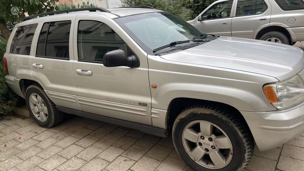 Jeep Grand 2004 — interior