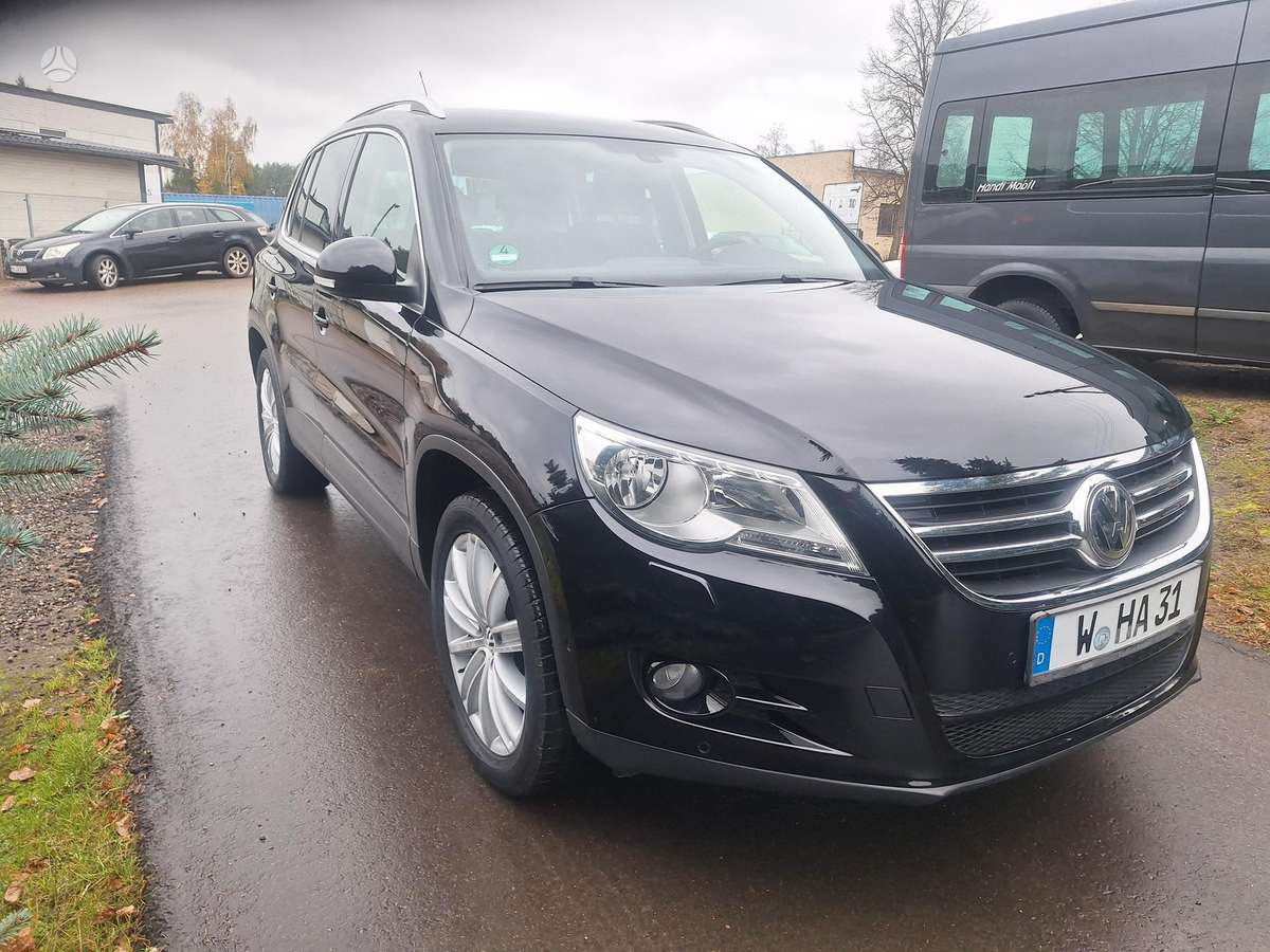 Volkswagen Tiguan 2010 — вигляд ззаду