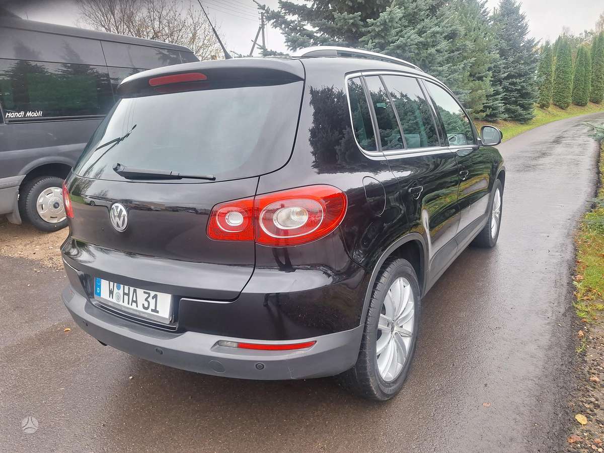 Volkswagen Tiguan 2010 — салон
