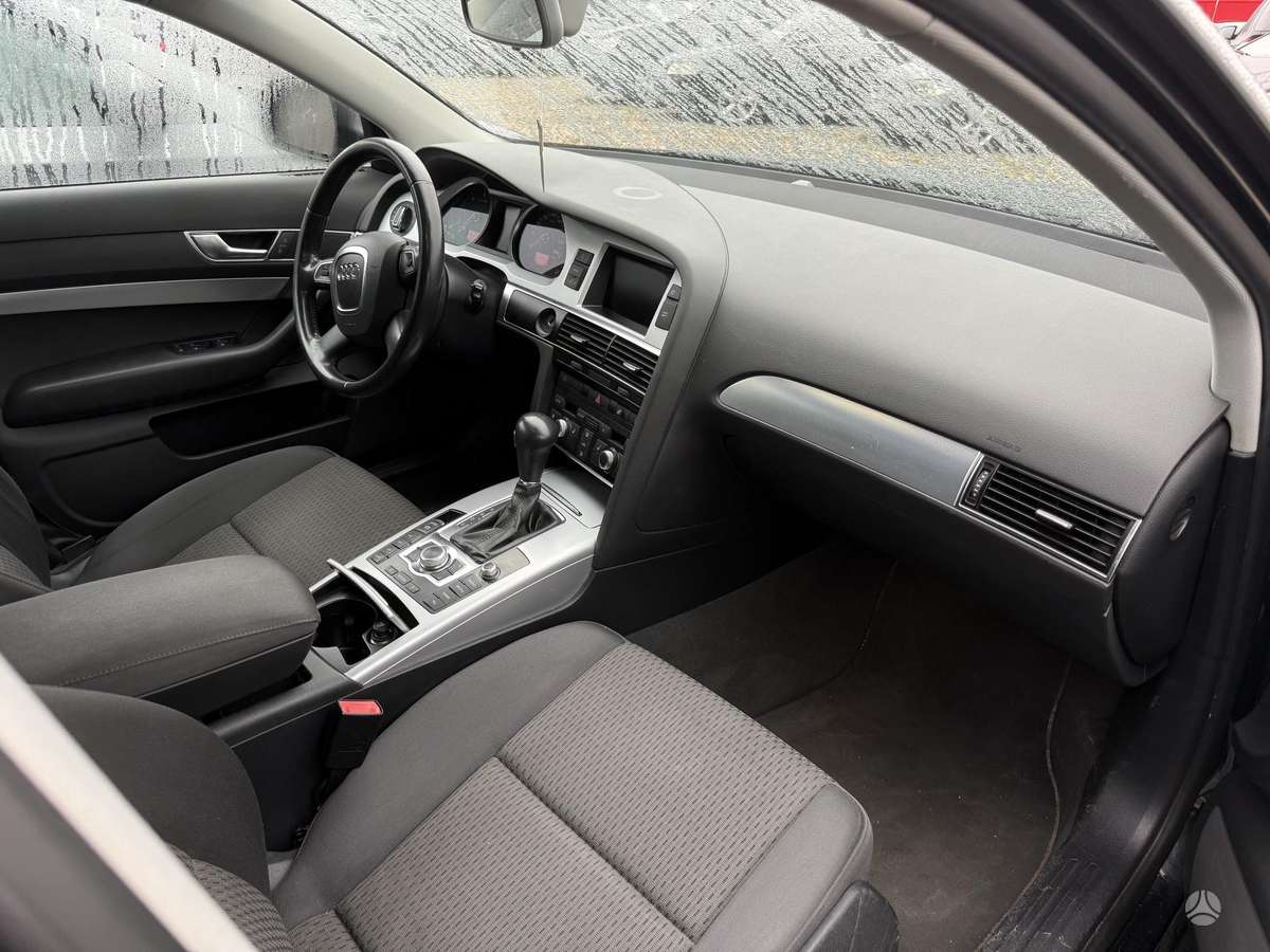 Audi A6 2010 — photo 9