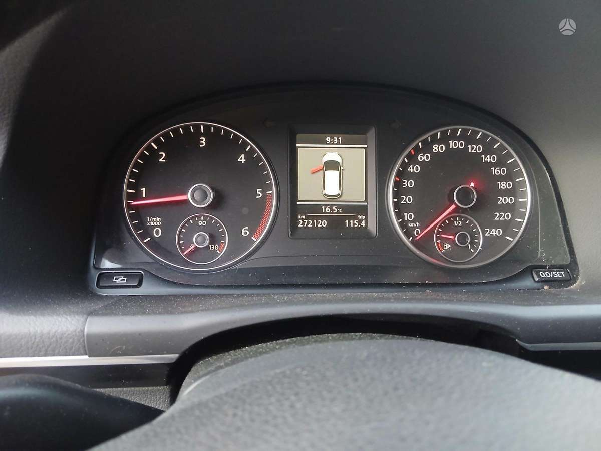 Volkswagen Touran 2010 — photo 12