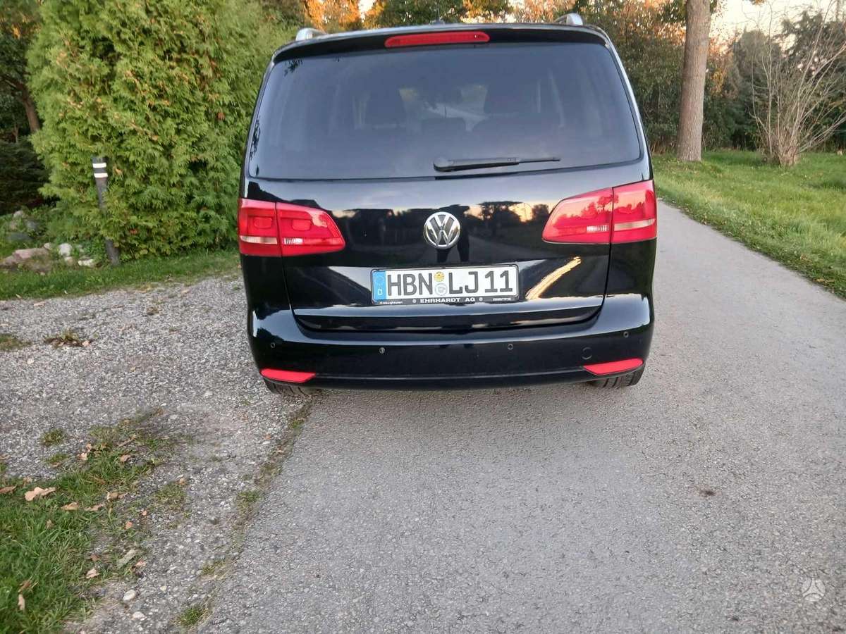 Volkswagen Touran 2010 — engine 2000 cm³, 140 HP (103kW)
