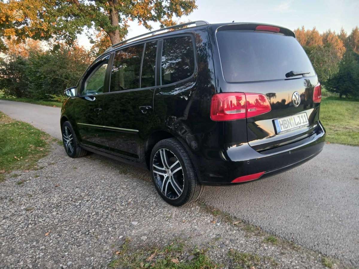 Volkswagen Touran 2010 — photo 5