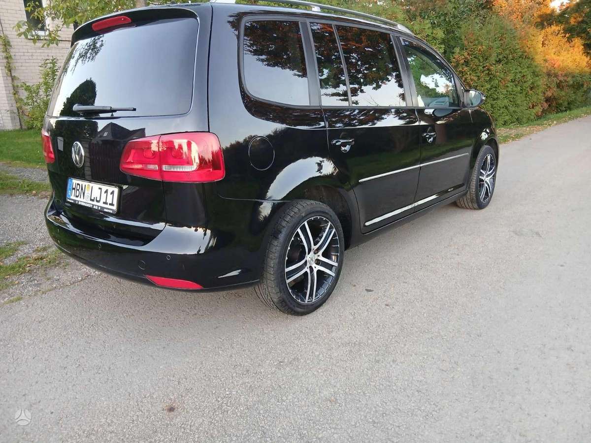 Volkswagen Touran 2010 — photo 6