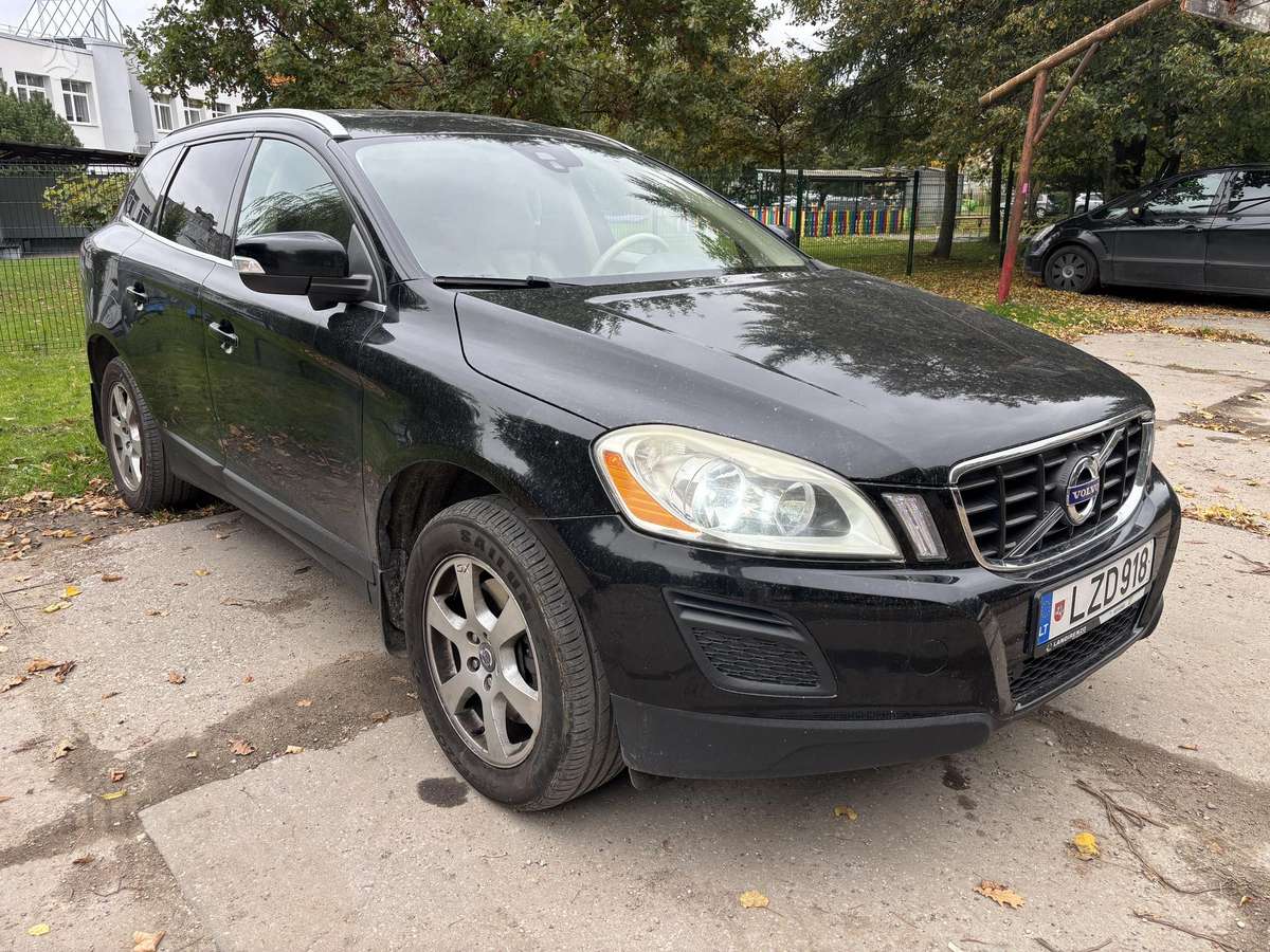 Volvo XC60 2012 — вигляд ззаду