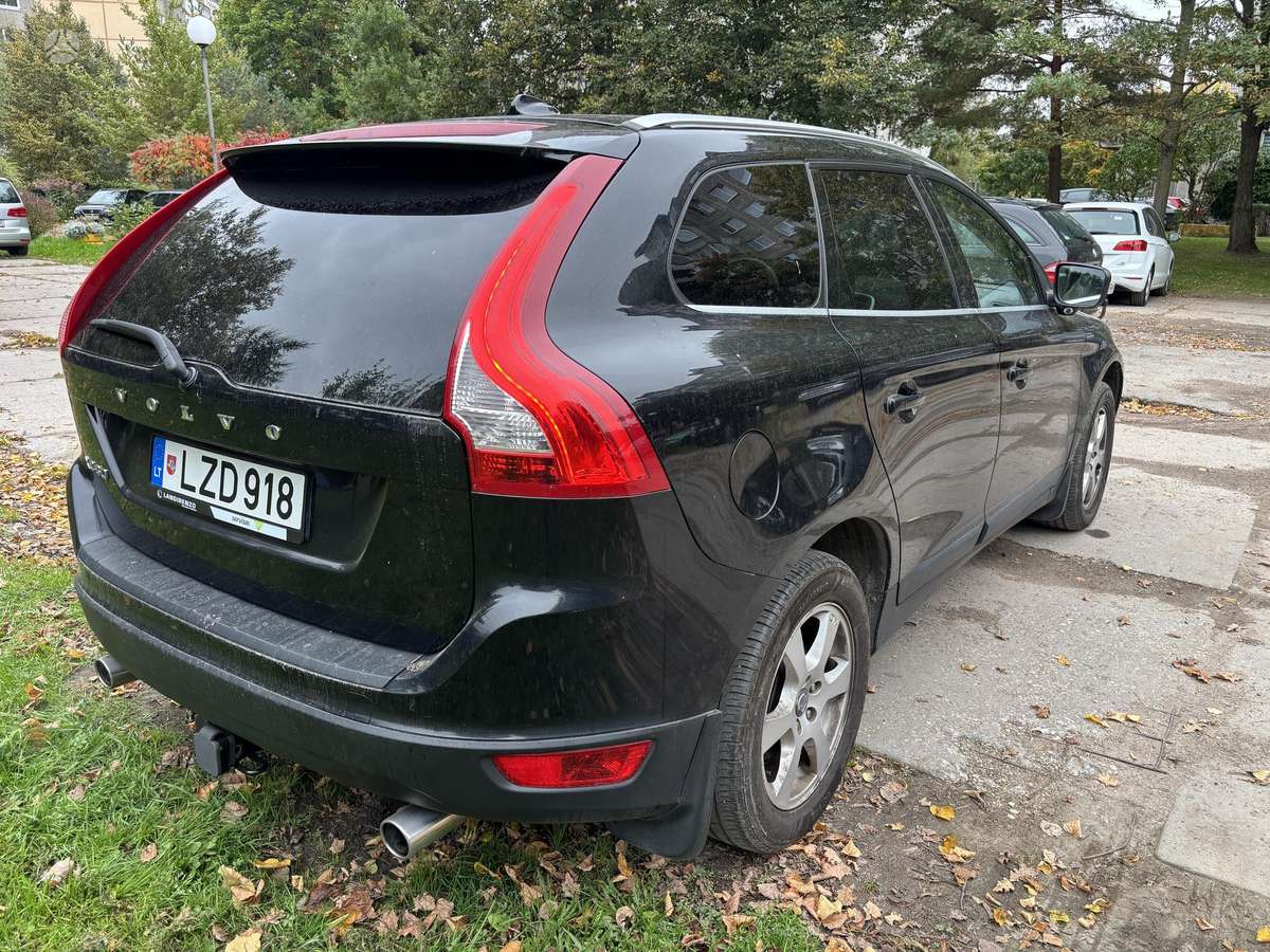 Volvo XC60 2012 — салон