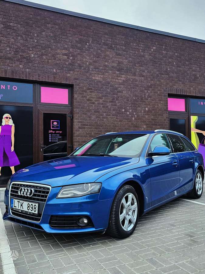 Audi A4 2009 — вигляд ззаду