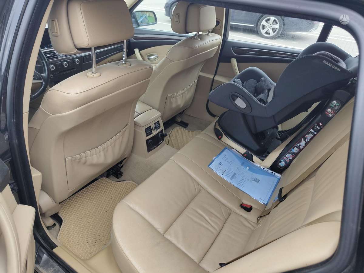 BMW 525 2008 — photo 13