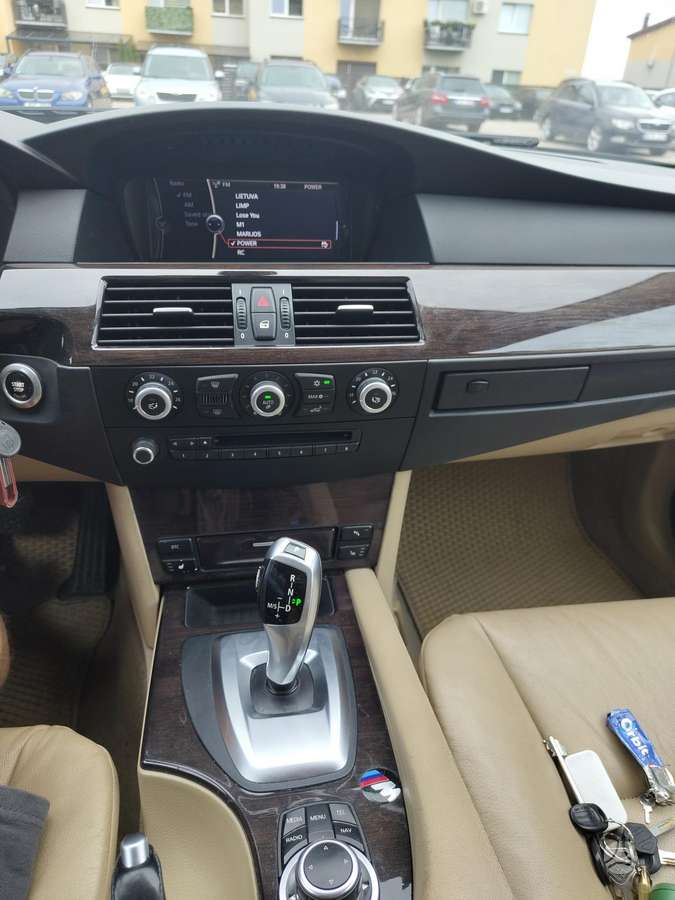 BMW 525 2008 — photo 15