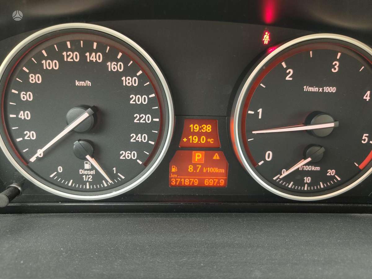 BMW 525 2008 — photo 16