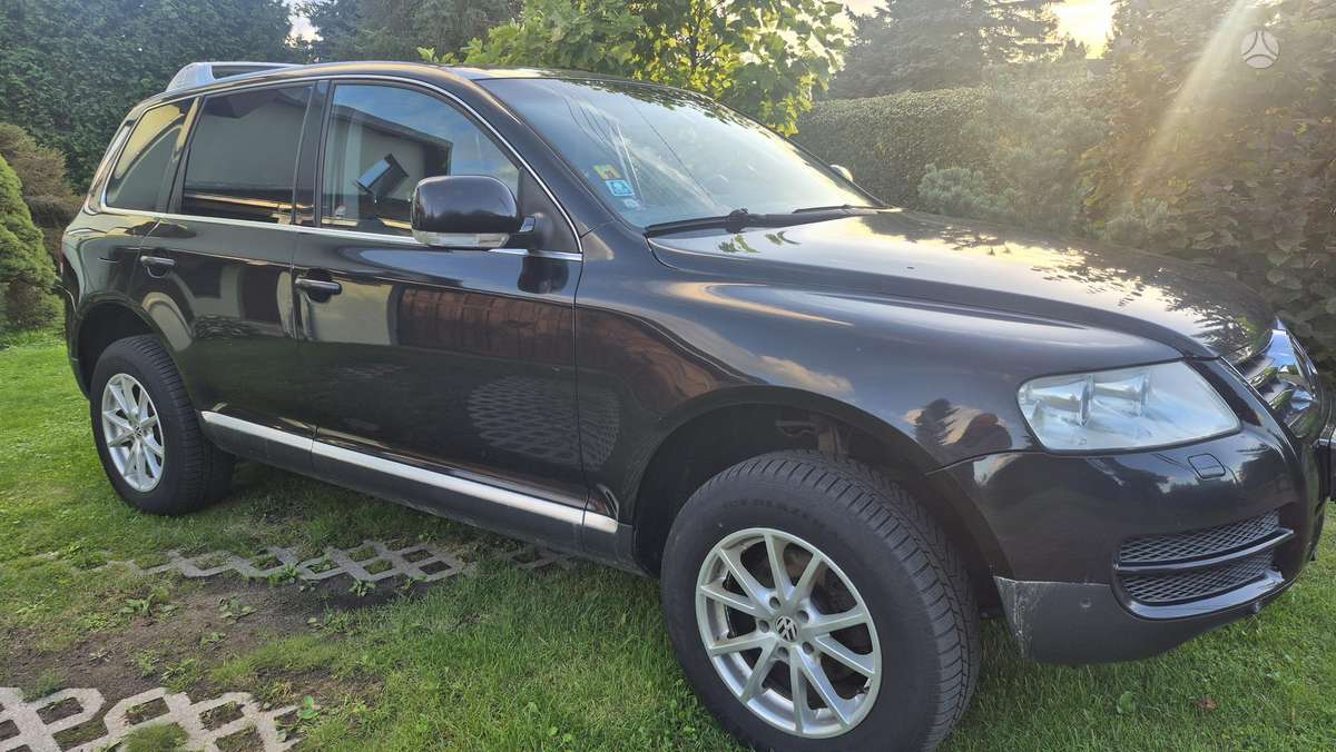 Volkswagen Touareg 2005 — вигляд ззаду