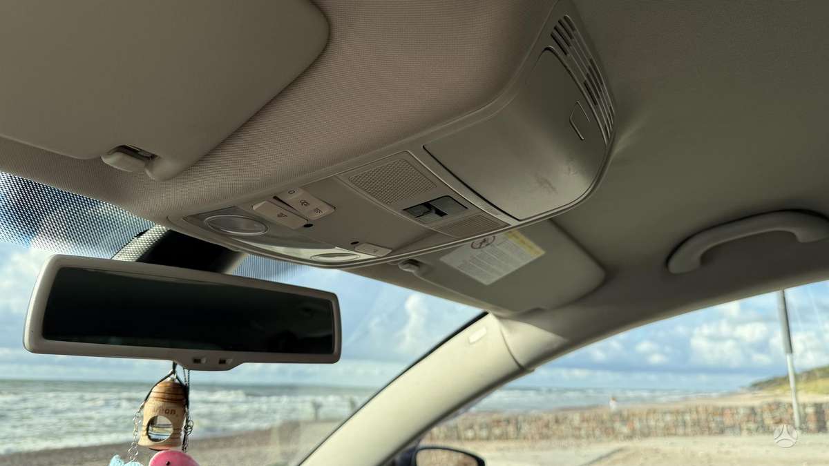 Volkswagen Passat 2011 — photo 15