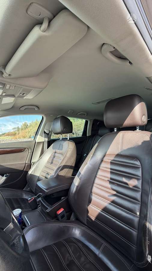 Volkswagen Passat 2011 — photo 16