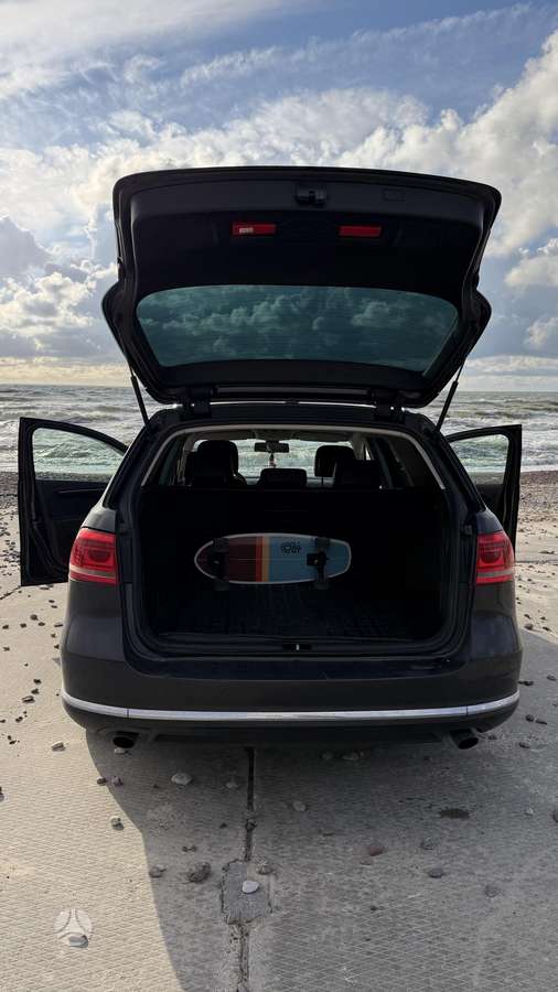 Volkswagen Passat 2011 — photo 20