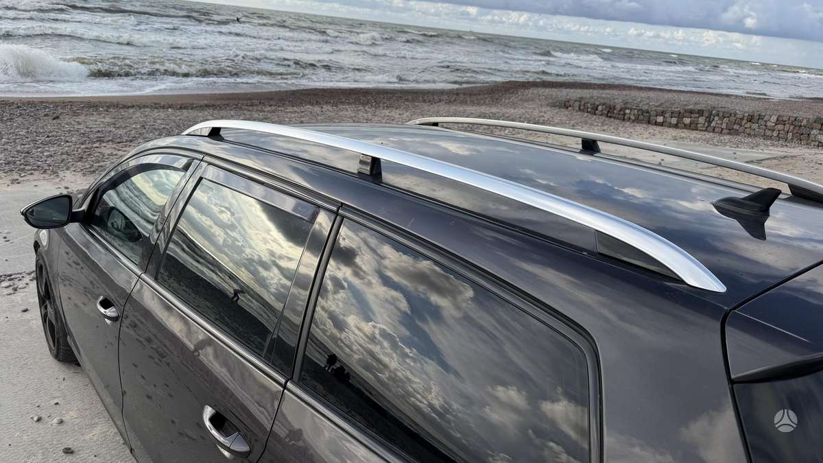 Volkswagen Passat 2011 — photo 21