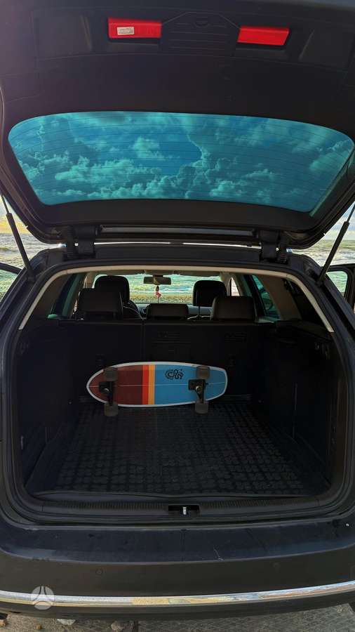 Volkswagen Passat 2011 — photo 23