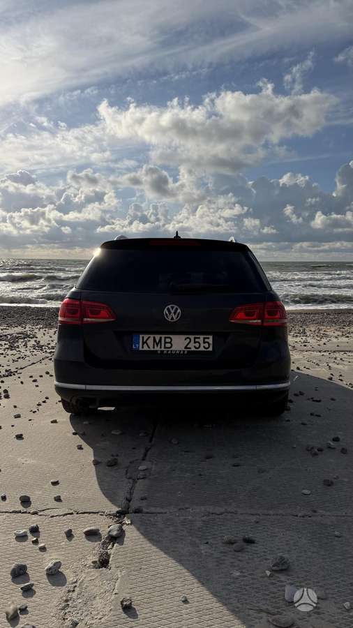 Volkswagen Passat 2011 — photo 8