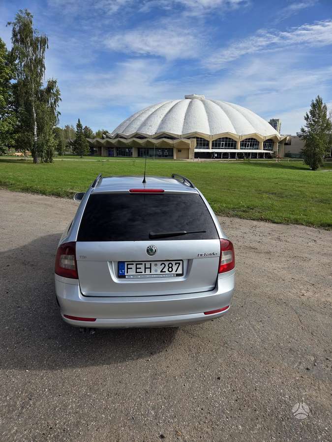 Skoda Octavia 2010 — interior