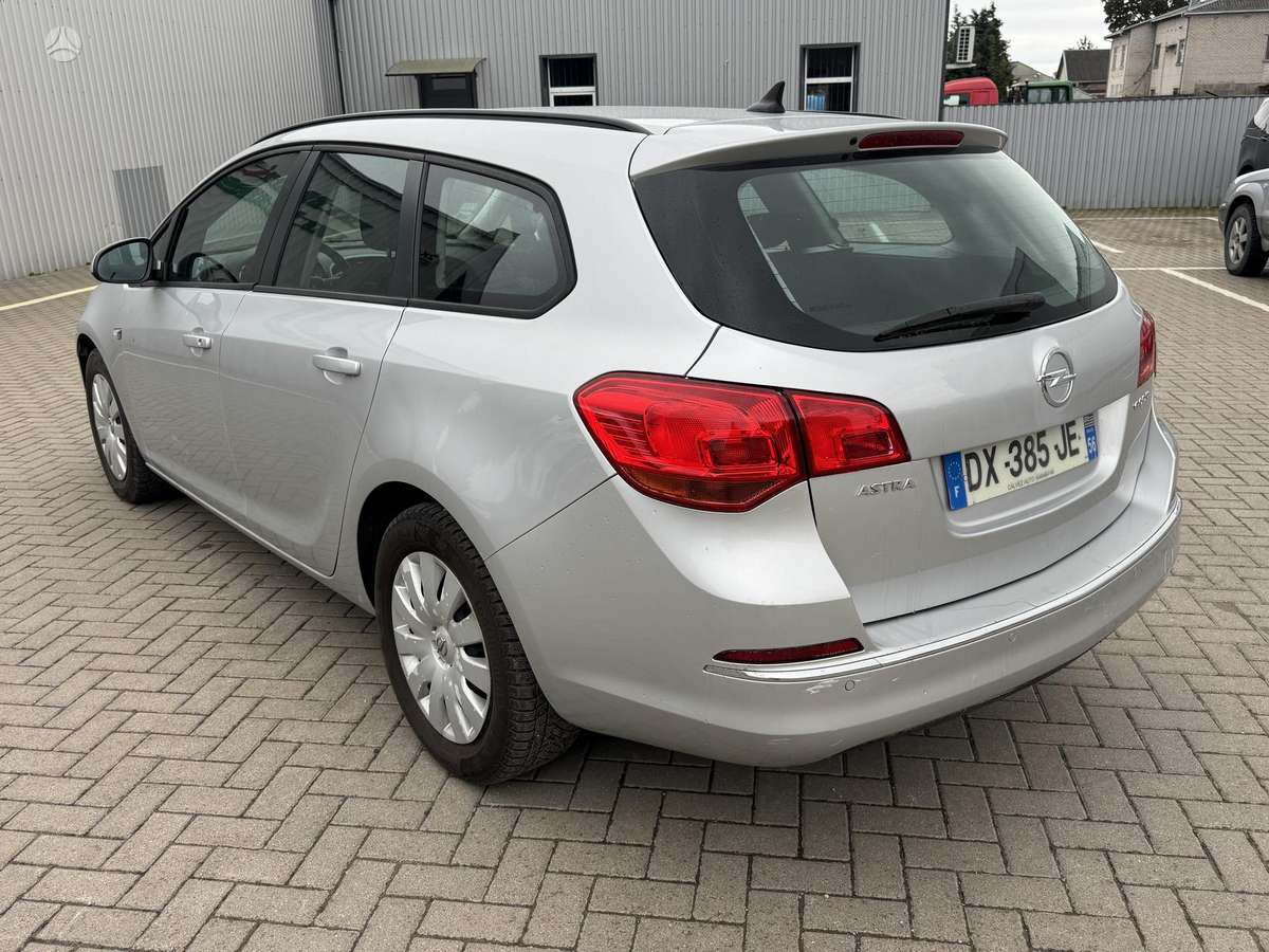 Opel Astra 2015 — photo 6
