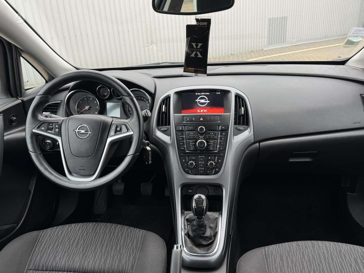 Opel Astra 2015 — photo 7