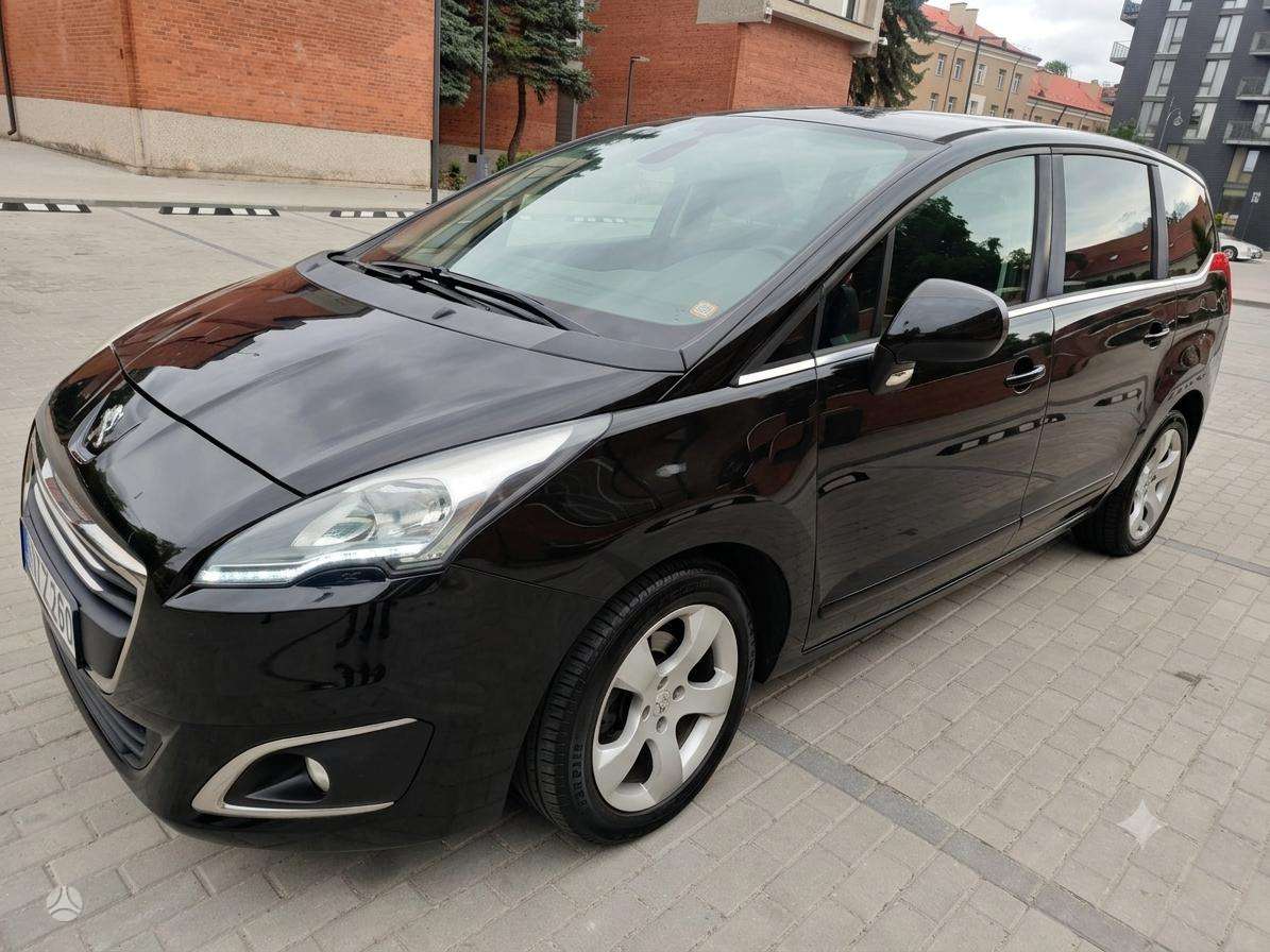 Peugeot 5008 2015 — rear view