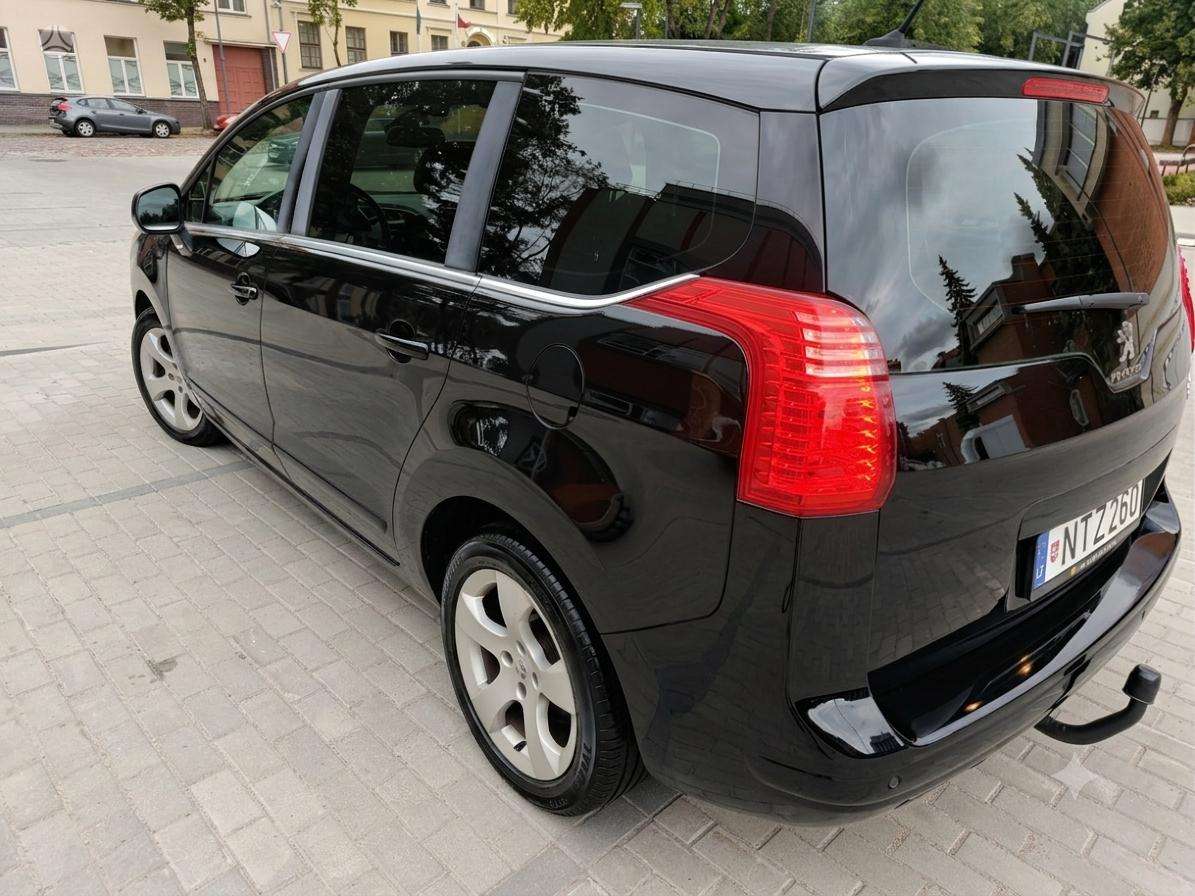 Peugeot 5008 2015 — engine 1560 cm³, 116 HP (85kW)
