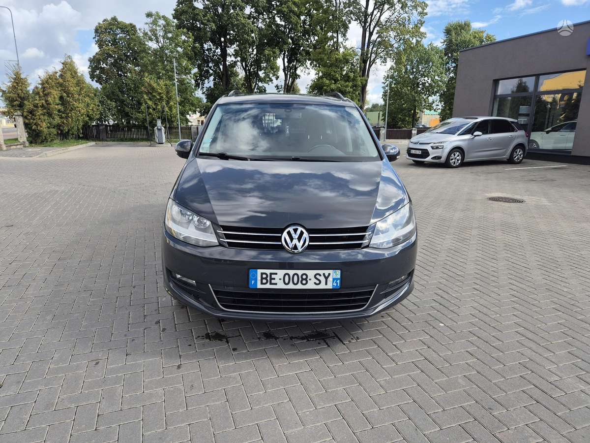 Volkswagen Sharan 2010 — вигляд ззаду