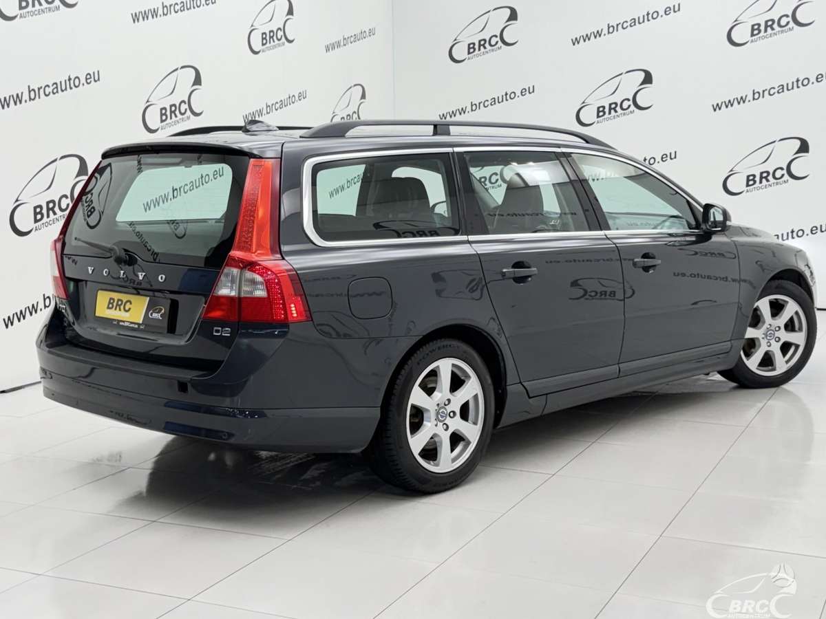 Volvo V70 2012 — салон