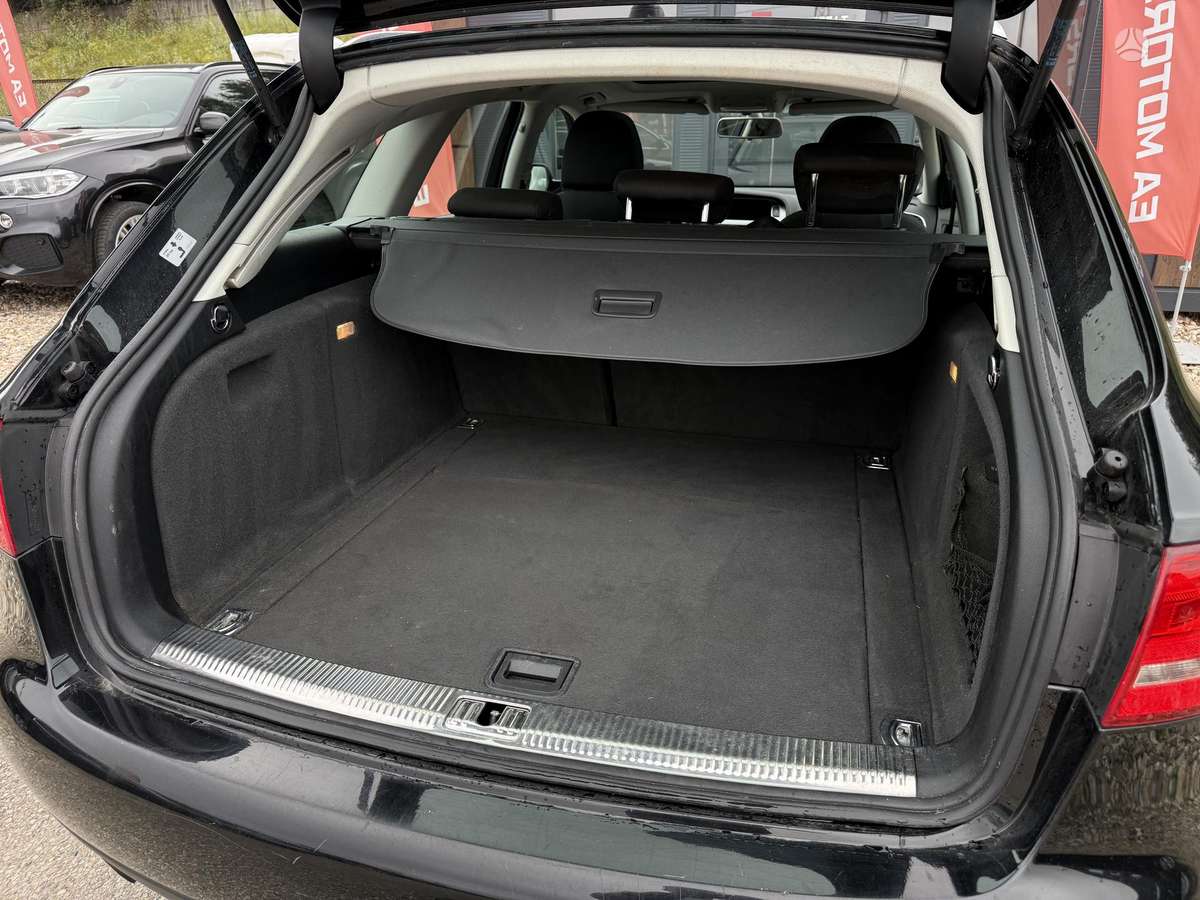 Audi A4 2009 — photo 12