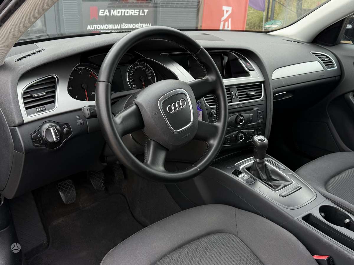 Audi A4 2009 — photo 15