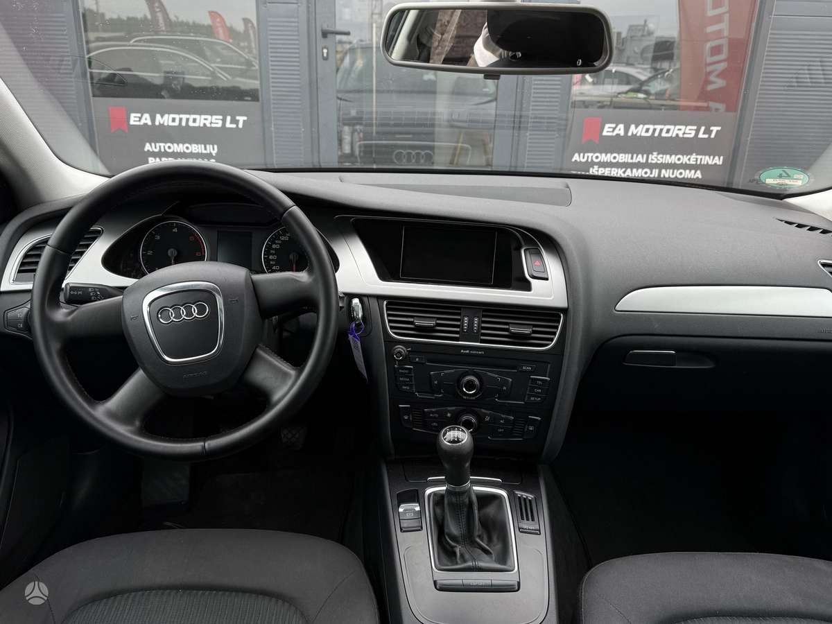 Audi A4 2009 — photo 16