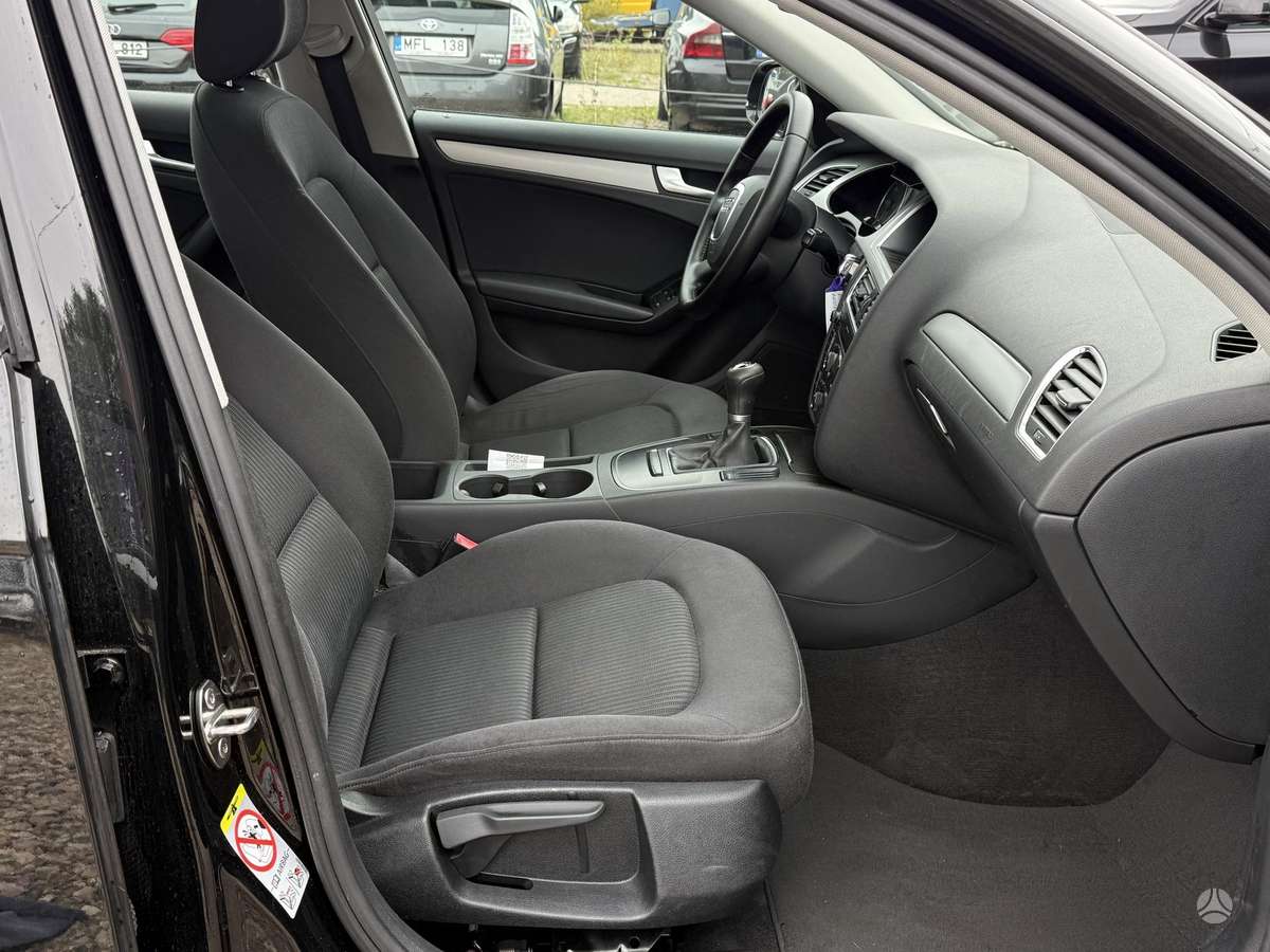 Audi A4 2009 — photo 18