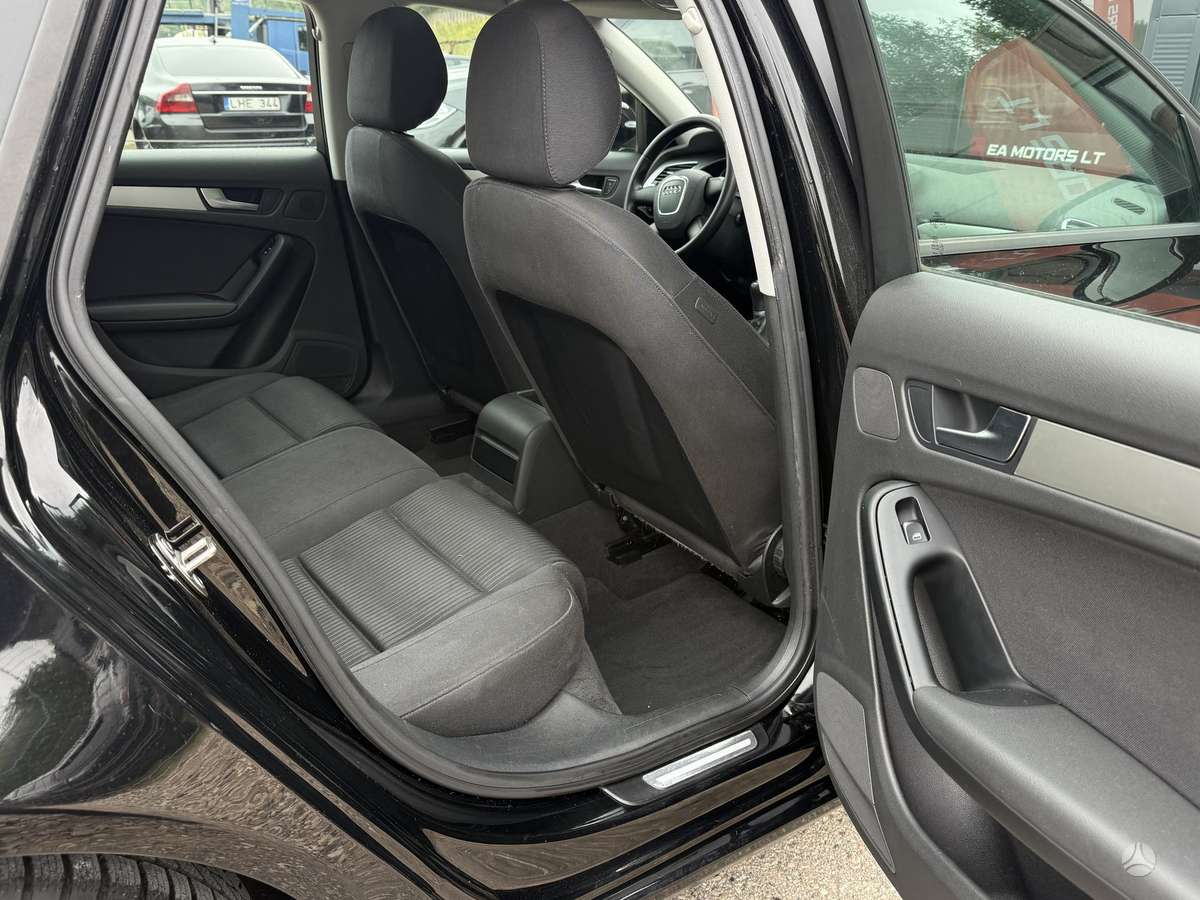 Audi A4 2009 — photo 20
