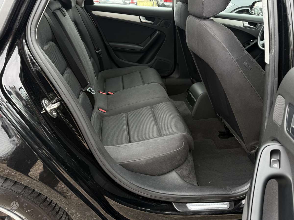 Audi A4 2009 — photo 21